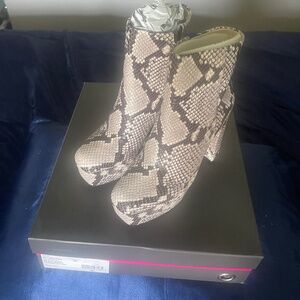 Vince Camuto Boot